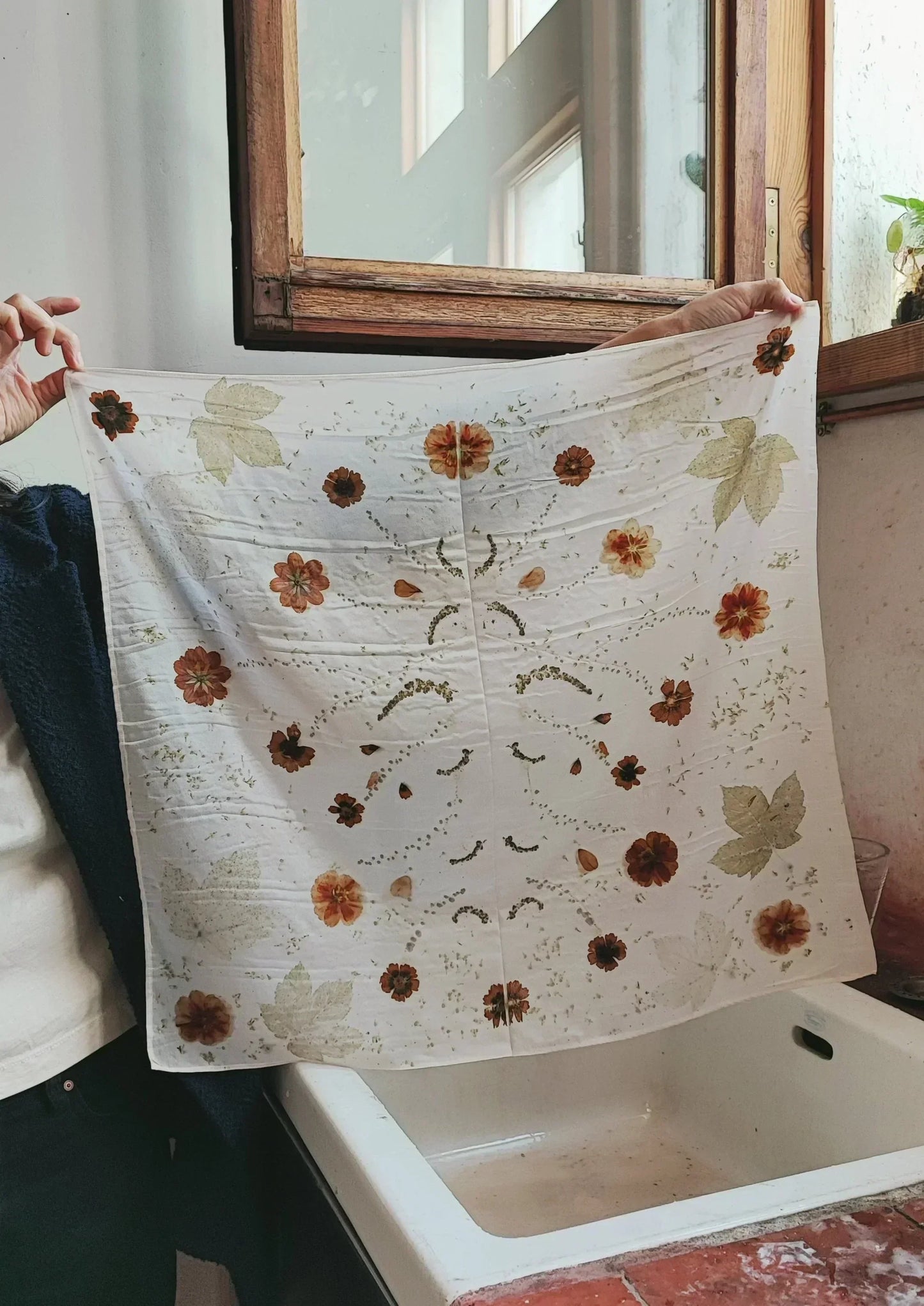 Eco-print a madrileña inspired silk bandana | English class